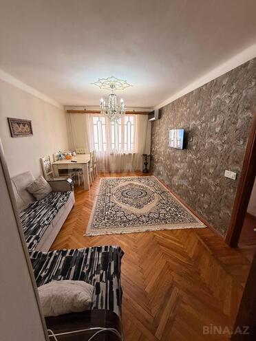 Продаётся 3-комн. вторичка 75 м², м. Нариман Нариманов, photo 1 from 13