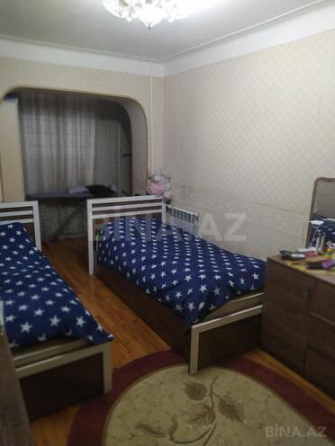 Продаётся 3-комн. вторичка 70 м², м. Нефтчиляр, photo 5 from 9