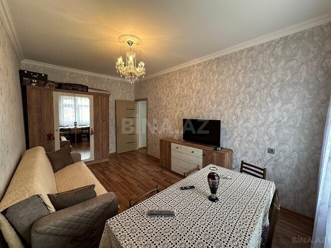 Satılır 1 otaqlı köhnə tikili 45 m², İnşaatçılar m., photo 1 from 15