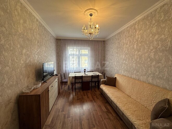 Satılır 1 otaqlı köhnə tikili 45 m², İnşaatçılar m., photo 4 from 15