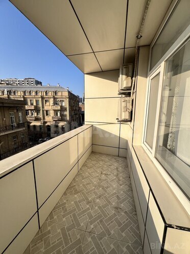 Сдаётся 3-комн. новостройка 120 м², м. Низами, photo 26 from 29