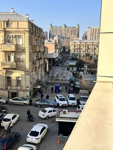 Сдаётся 3-комн. новостройка 120 м², м. Низами, photo 22 from 29