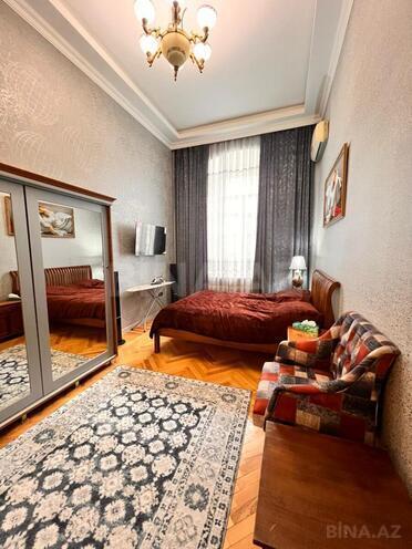 Продаётся 3-комн. вторичка 100 м², м. Низами, photo 14 from 26