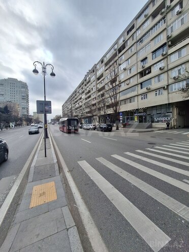 Satılır 2 otaqlı köhnə tikili 45 m², İnşaatçılar m., photo 3 from 26