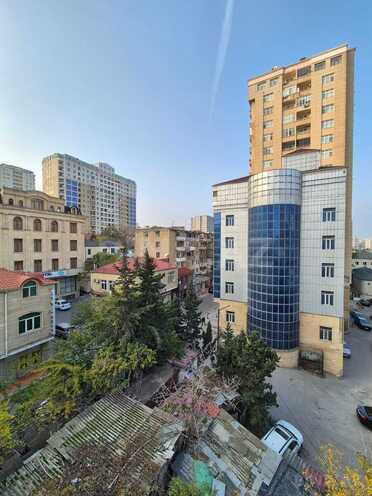 Satılır 2 otaqlı köhnə tikili 45 m², İnşaatçılar m., photo 21 from 25