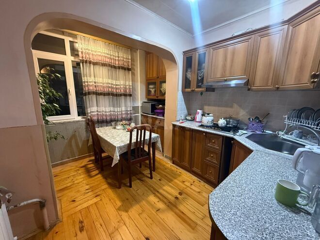 Satılır 4 otaqlı köhnə tikili 100 m², Xalqlar Dostluğu m., photo 3 from 11