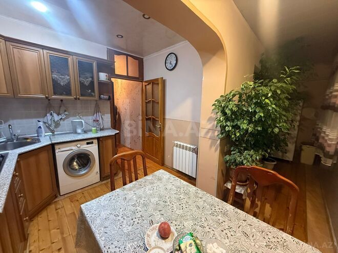 Satılır 4 otaqlı köhnə tikili 100 m², Xalqlar Dostluğu m., photo 4 from 11