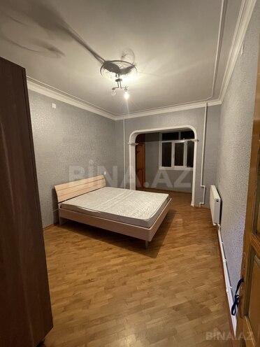 Satılır 2 otaqlı köhnə tikili 70 m², Azadlıq Prospekti m., photo 3 from 12