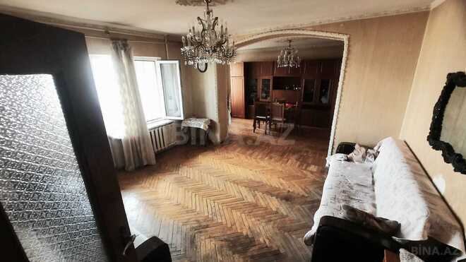 Satılır 4 otaqlı köhnə tikili 110 m², İnşaatçılar m., photo 15 from 25