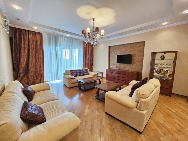 İcarəyə verilir 3 otaqlı yeni tikili 180 m², 28 May m., photo 4 from 19