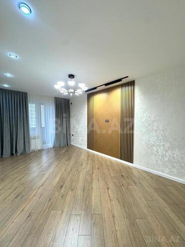 Satılır 2 otaqlı köhnə tikili 70 m², Xalqlar Dostluğu m., photo 1 from 12