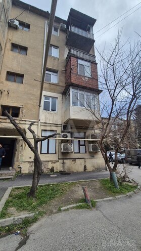 Продаётся 1-комн. вторичка 35 м², м. Нефтчиляр, photo 1 from 10