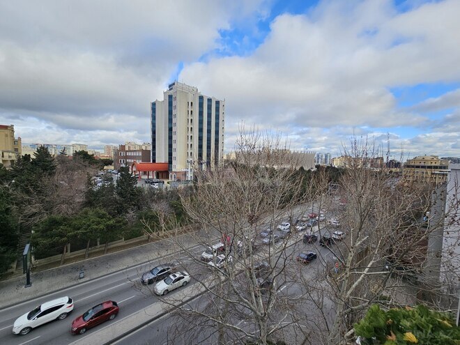 Продаётся 2-комн. вторичка 55 м², м. Низами, photo 3 from 16