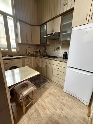 Satılır 2 otaqlı köhnə tikili 55 m², Sahil m., photo 15 from 16