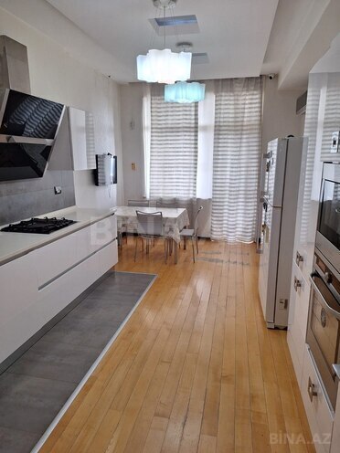 Сдаётся 4-комн. новостройка 205 м², м. Элмляр Академиясы, photo 30 from 32