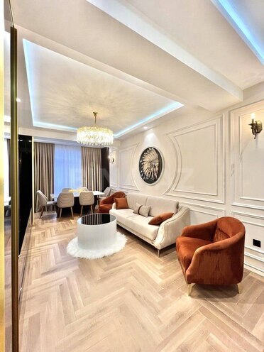 Продаётся 2-комн. новостройка 70 м², Бинагадинский р., photo 1 from 14