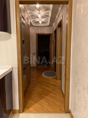 Продаётся 2-комн. вторичка 70 м², м. Ази Асланов, photo 4 from 13