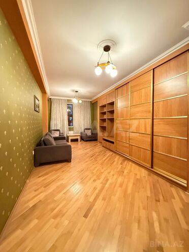 Satılır 3 otaqlı köhnə tikili 110 m², İnşaatçılar m., photo 3 from 22