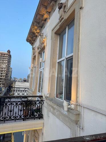 Satılır 4 otaqlı köhnə tikili 120 m², Sahil m., photo 11 from 16