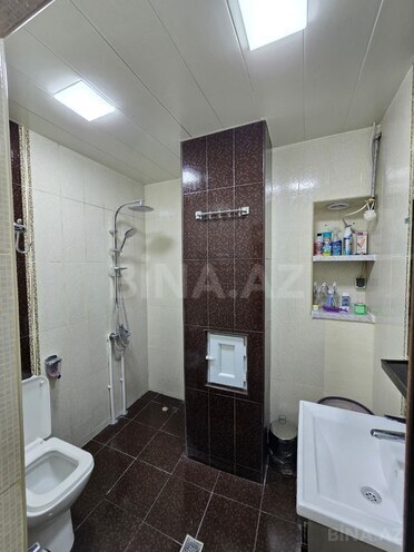 Satılır 2 otaqlı köhnə tikili 65 m², İnşaatçılar m., photo 12 from 18