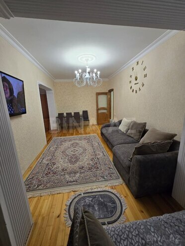 Satılır 2 otaqlı köhnə tikili 65 m², İnşaatçılar m., photo 4 from 18