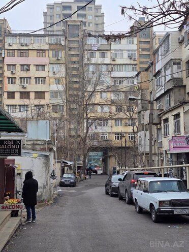 Satılır 2 otaqlı köhnə tikili 65 m², İnşaatçılar m., photo 15 from 18
