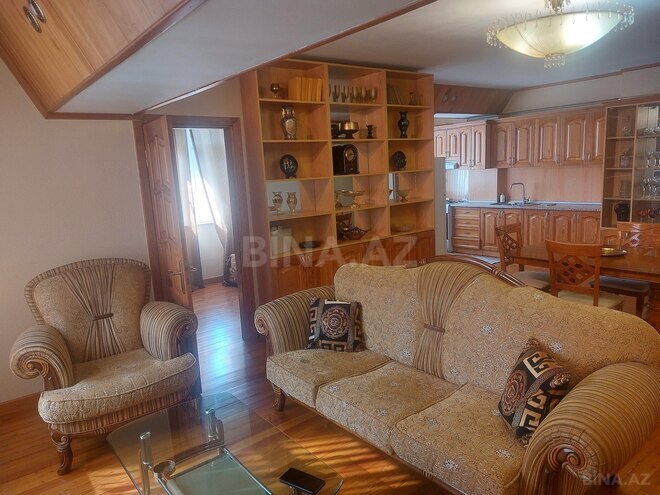 Satılır 3 otaqlı köhnə tikili 75 m², 28 May m., photo 19 from 22