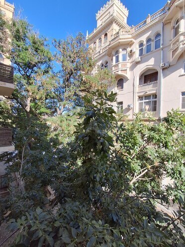 Satılır 3 otaqlı köhnə tikili 100 m², Sahil m., photo 9 from 10