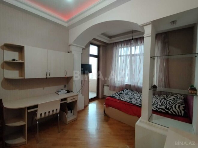 Продаётся 4-комн. новостройка 225 м², м. Элмляр Академиясы, photo 9 from 16