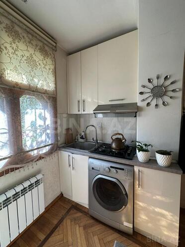 Satılır 3 otaqlı köhnə tikili 70 m², Qara Qarayev m., photo 15 from 18