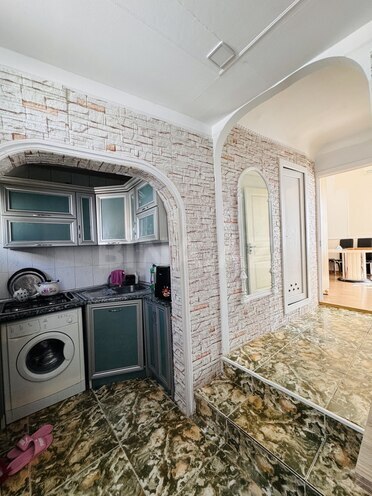 Продаётся 2-комн. вторичка 64 м², м. Низами, photo 8 from 12