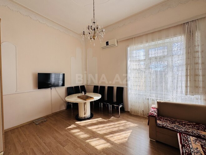 Продаётся 2-комн. вторичка 64 м², м. Низами, photo 3 from 12