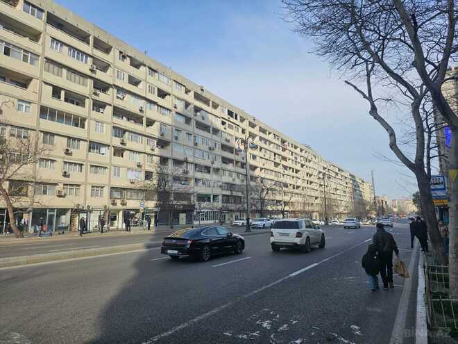 Satılır 1 otaqlı köhnə tikili 40 m², İnşaatçılar m., photo 1 from 12