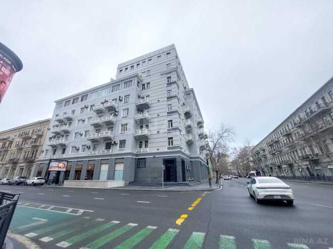 Satılır 3 otaqlı köhnə tikili 90 m², Sahil m., photo 1 from 24