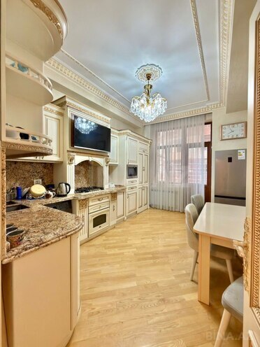 Продаётся 3-комн. новостройка 166 м², м. Низами, photo 6 from 17