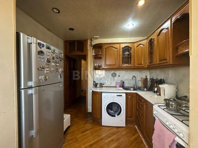 Satılır 2 otaqlı köhnə tikili 70 m², Nizami m., photo 9 from 15