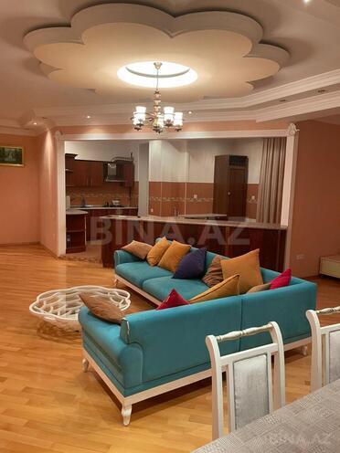 İcarəyə verilir 2 otaqlı yeni tikili 112 m², 28 May m., photo 3 from 17