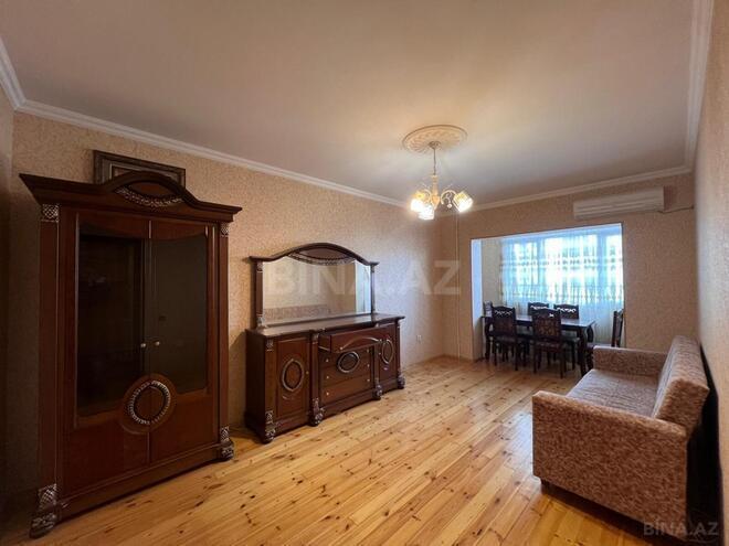 Satılır 2 otaqlı köhnə tikili 65 m², Həzi Aslanov m., photo 1 from 17