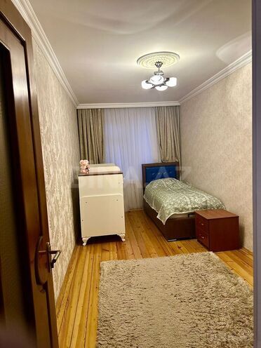 Продаётся 3-комн. вторичка 75 м², м. Кара Караев, photo 6 from 13