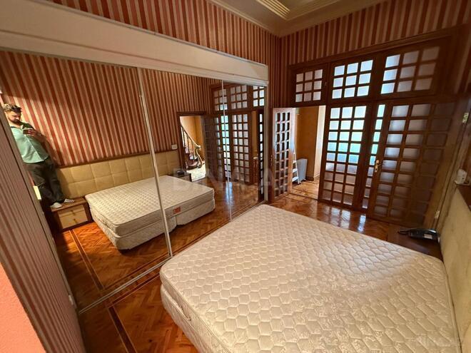 Продаётся 4-комн. вторичка 130 м², м. Ичеришехер, photo 9 from 19