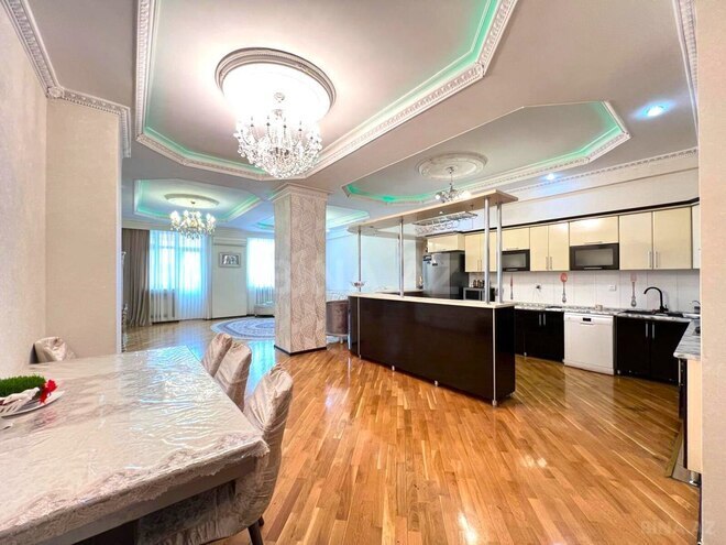 Продаётся 3-комн. новостройка 180 м², м. Низами, photo 11 from 24