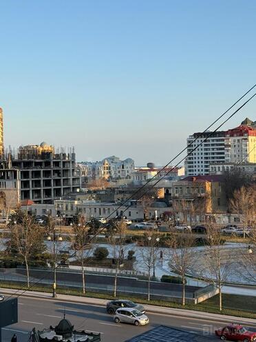 Продаётся 3-комн. вторичка 75 м², м. Низами, photo 16 from 18