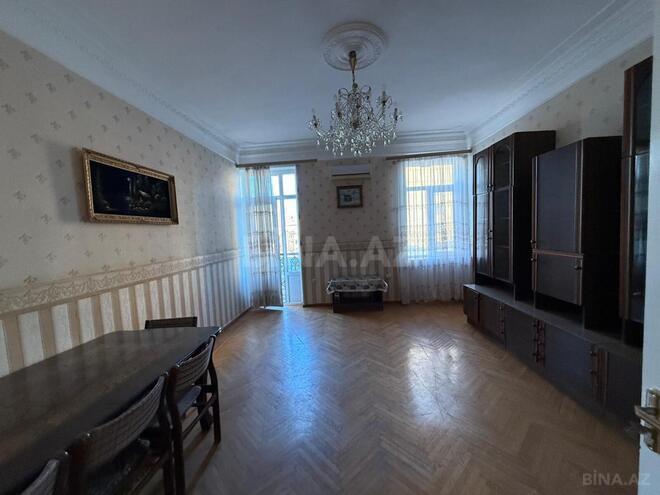Продаётся 3-комн. вторичка 75 м², м. Низами, photo 4 from 18