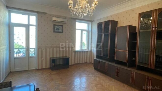 Продаётся 3-комн. вторичка 75 м², м. Низами, photo 10 from 18
