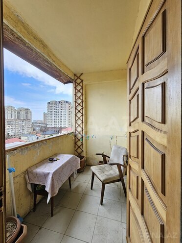 Satılır 3 otaqlı köhnə tikili 90 m², İnşaatçılar m., photo 15 from 21