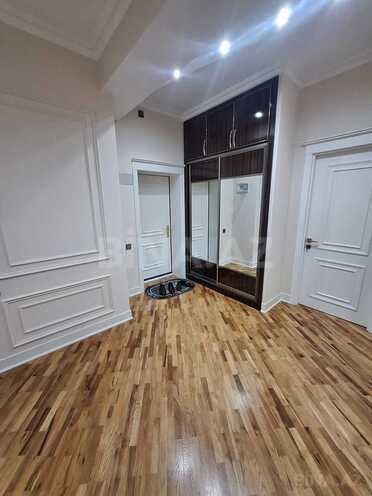 Satılır 4 otaqlı yeni tikili 160 m², 8-ci mikrorayon q., photo 1 from 16