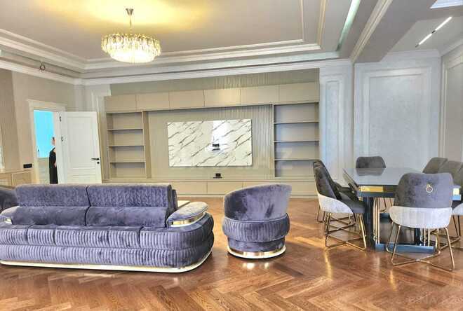 Сдаётся 3-комн. новостройка 172 м², м. Низами, photo 1 from 20