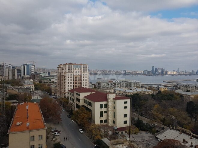 İcarəyə verilir 2 otaqlı yeni tikili 70 m², Bayıl q., photo 9 from 12