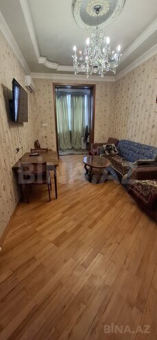 İcarəyə verilir 2 otaqlı köhnə tikili 70 m², photo 3 from 16