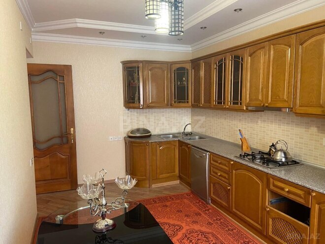 Satılır 4 otaqlı həyət evi/bağ evi 198 m², Şərq q., photo 4 from 25